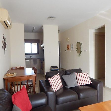 Barlee'S Apartment Paralímni Eksteriør bilde