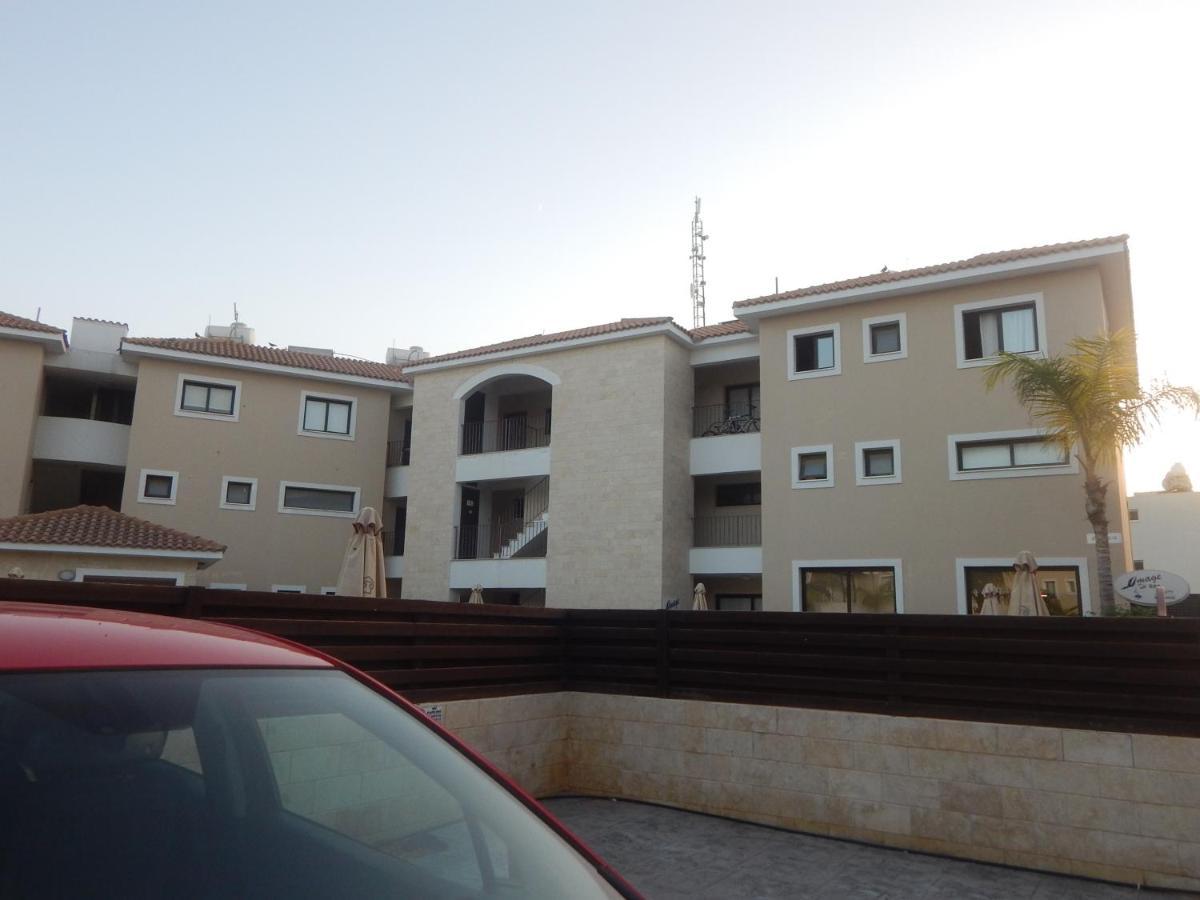 Barlee'S Apartment Paralímni Eksteriør bilde