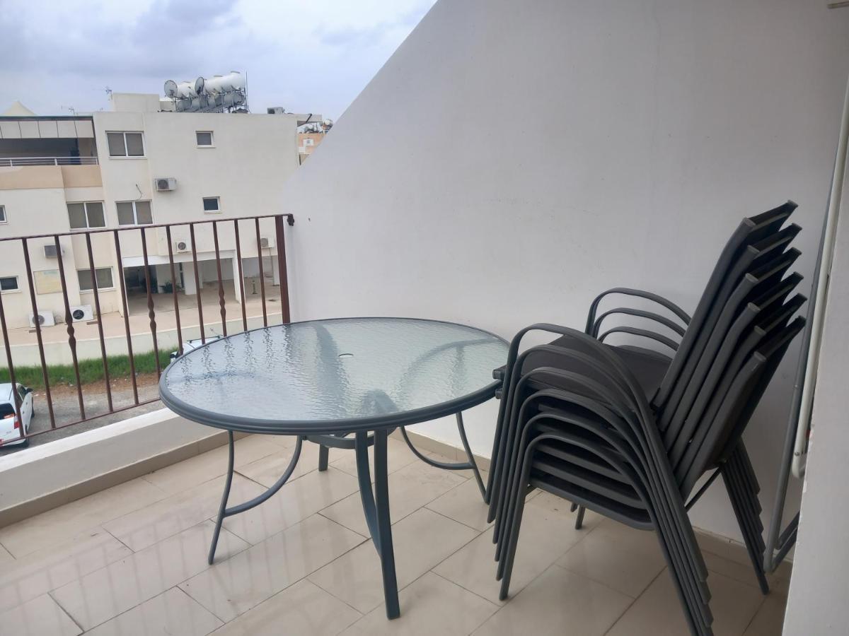 Barlee'S Apartment Paralímni Eksteriør bilde